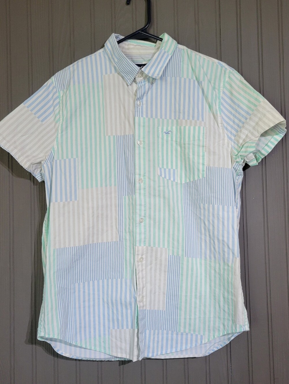 Hollister Short Sleeve Button Down Shirt Patchwork Print Epic Flex Men's Medium
